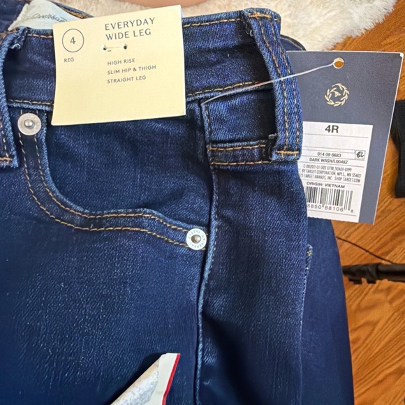 Universal Thread Wide Leg Jeans in Dark Blue Wash - Picture 6 of 6